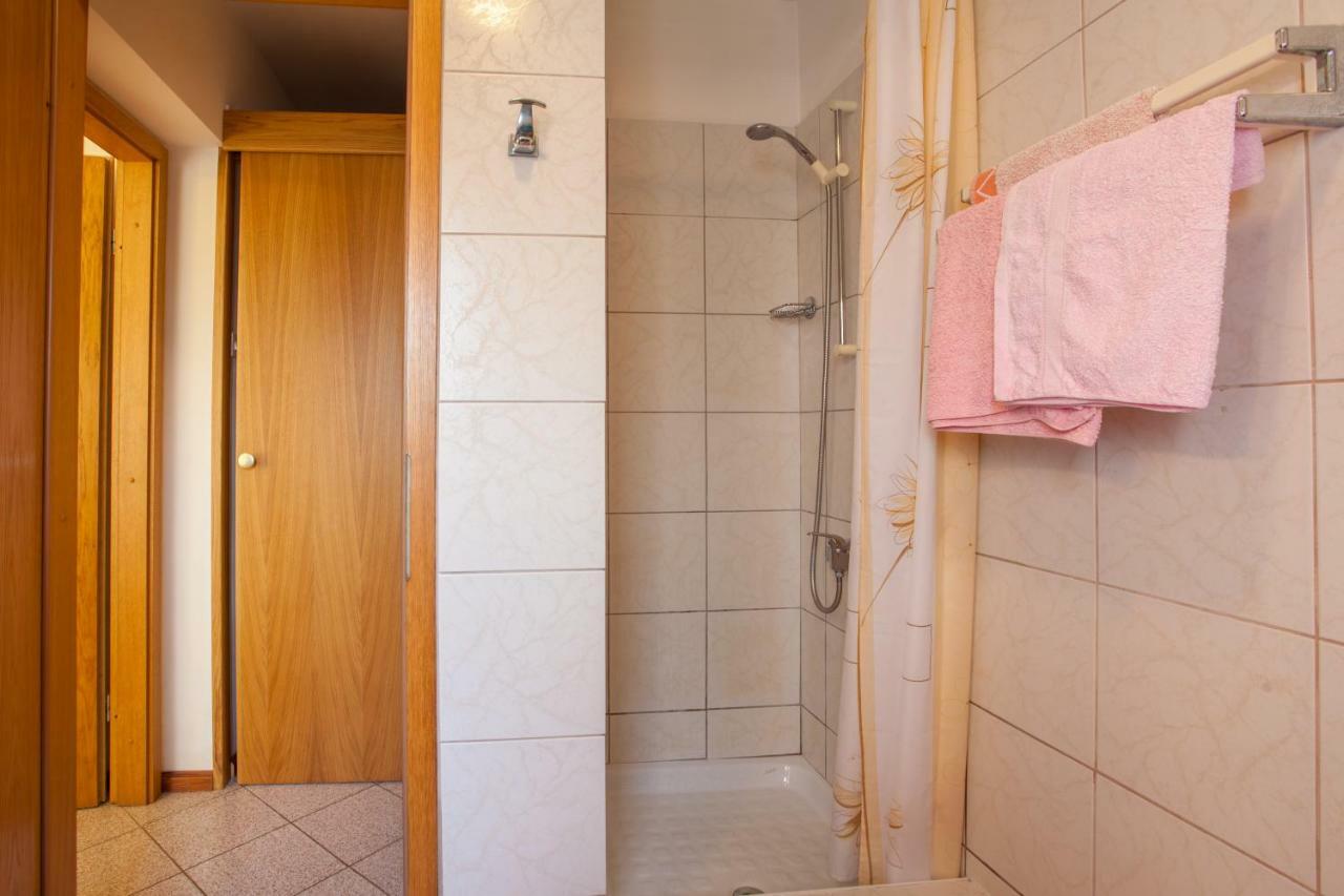 Rooms Ester Cres Exterior photo